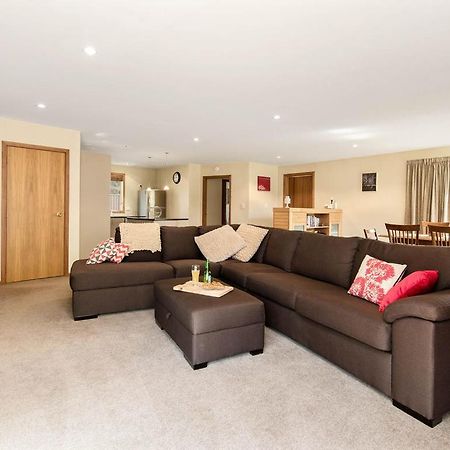 Waenga Wonder - Cromwell Holiday Home ภายนอก รูปภาพ