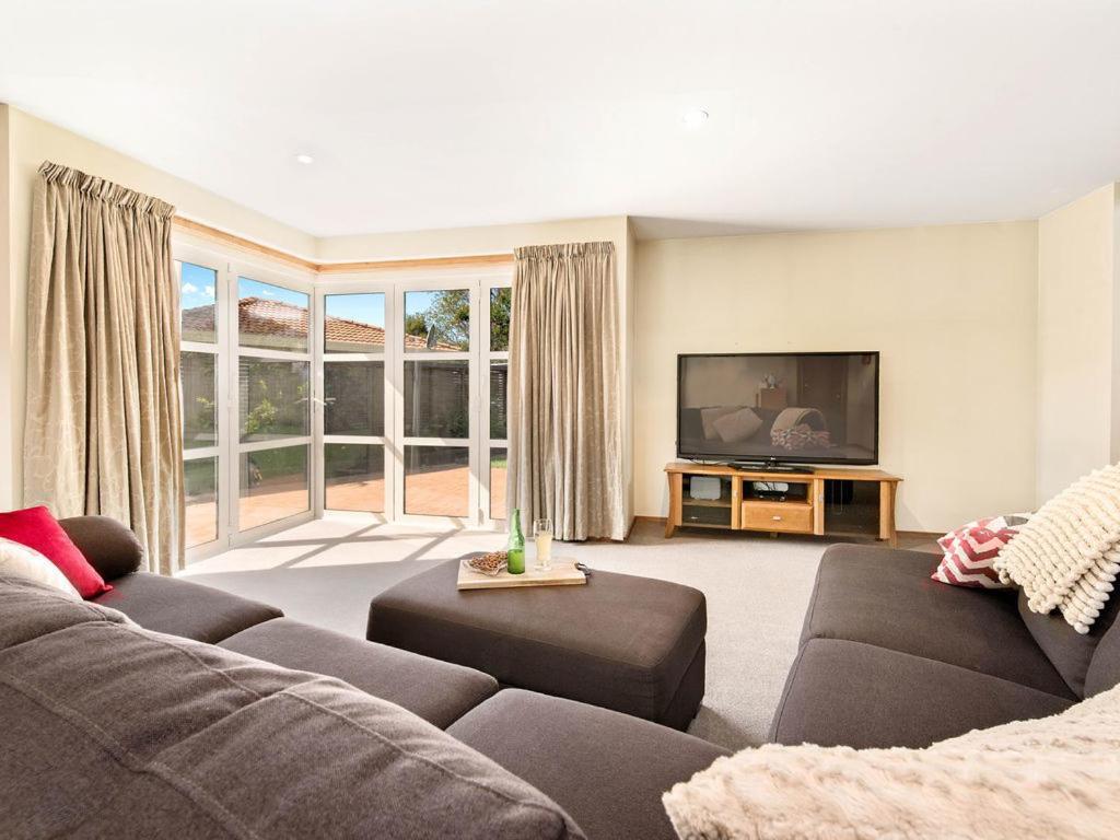 Waenga Wonder - Cromwell Holiday Home ภายนอก รูปภาพ